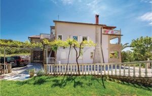 Lovely Apartment In Kampor With Kitchen