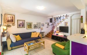 Holiday Home Sucuraj 06