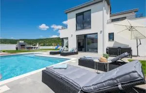 Stunning Home In Donji Prolozac - 顿吉普罗洛扎克