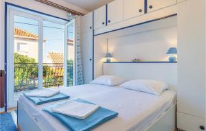 2 Bedroom Amazing Apartment In Okrug Gornji 