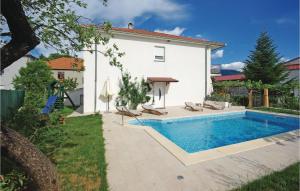 Apartment Sestanovac 23 With Outdoor Swimmingpool