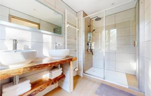 Maisons de vacances Amazing Home In St-Hilaire-Le-Chateau : photos des chambres