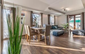 2 Bedroom Gorgeous Home In Pula