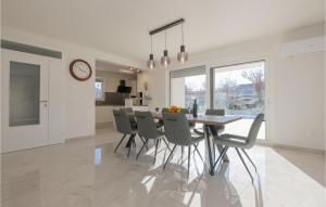 Stunning Home In Ivanbegovina With Wifi 