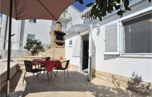 Amazing Apartment In Okrug Gornji With Wifi 