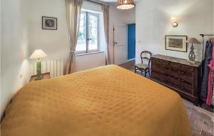 Maisons de vacances 5 Bedroom Beautiful Home In Ouveillan : photos des chambres