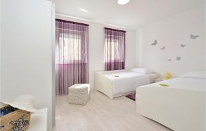 Gorgeous Apartment In Vrsi-Mulo With Wifi 