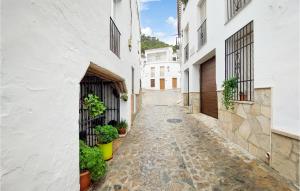 2 Bedroom Lovely Home In El Gastor