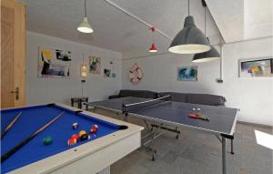 6 Bedroom Cozy Home In Pazin