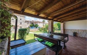 2 Bedroom Nice Home In Porec 
