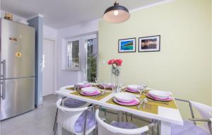 3 Bedroom Stunning Home In Malinska