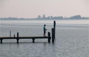 Nice Ship In Biddinghuizen With Kitchen
