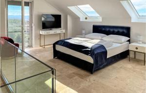 Nice Apartment In Sibenik With Kitchen 