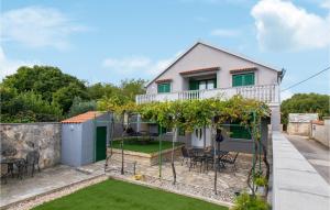 2 Bedroom Beautiful Home In Pridraga