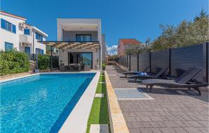 3 Bedroom Cozy Home In Sibenik - Zaboric 