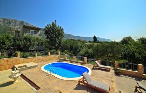 2 Bedroom Lovely Apartment In Kastel Gomilica 