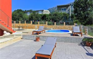 2 Bedroom Lovely Apartment In Kastel Gomilica 