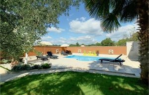 Apartment Porec 80 With Outdoor Swimmingpool