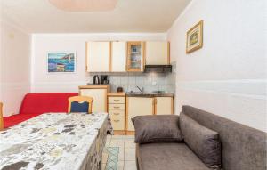 1 Bedroom Cozy Apartment In Fazana 