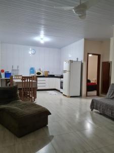 Casa uma quadra do mar