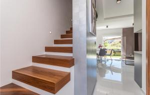 Beach Front Home In Sukosan With Wifi