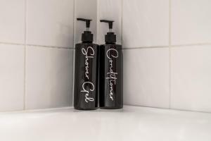 Canterbury 3 bedroom house with Parking and fast wifi