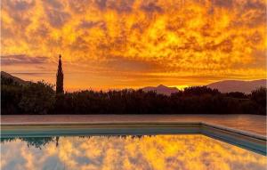 Cozy Home In Caccamo With Kitchenette