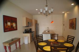 La Isla 201 Mid-island next Beach Park Isla Blanca