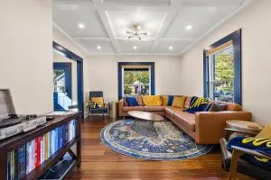 The Little Big House - Home in Downtown Ann Arbor - Saline