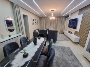 3 Bedroom Apart near CraftZone