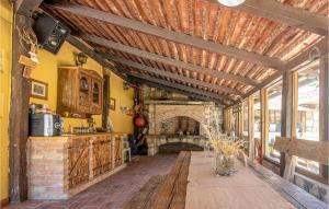 4 Bedroom Nice Home In Radovanci