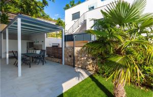 2 Bedroom Stunning Apartment In Omisalj