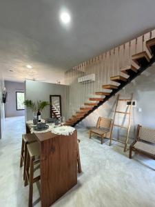 Jungle PH Private Rooftop & Plunge Pool AC WIFI