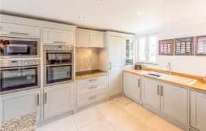 Maisons de vacances Gorgeous Home In Grimaud With Wifi : photos des chambres