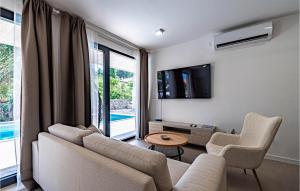 3 Bedroom Nice Home In Prizba