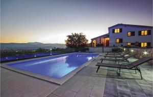 Holiday Home Imotski With Outdoor Swimming Pool 320