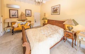 Maisons de vacances Gorgeous Home In Grimaud With Wifi : photos des chambres