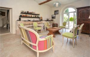 Maisons de vacances Amazing Home In Saint-Ambroix : photos des chambres