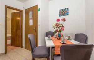 Cozy Apartment In Lovran With Wifi