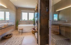 Pet Friendly Home In Drage With Wifi