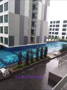E LIFE D Summit Residences 1315 Wifi Netflix