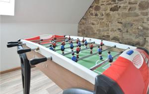 Maisons de vacances Lovely Home In Fierville-Les-Mines : photos des chambres