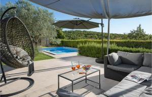 Beautiful Home In Matohanci With Kitchen 