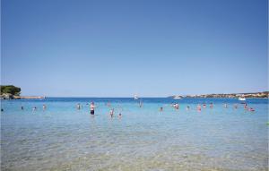 Gorgeous Apartment In Petrcane