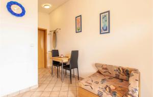 1 Bedroom Lovely Apartment In Nin 