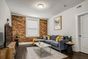 Oasis Midtown KC- 2 Bedroom Apt - Риверсайд