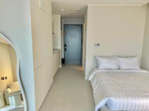 Le Bleu Naksan by Orot