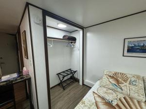 Kings Studio Apartment C
