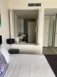 Absolute Waterfront Apartment