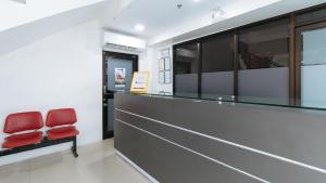 RedDoorz Plus at Evangelista Street Makati